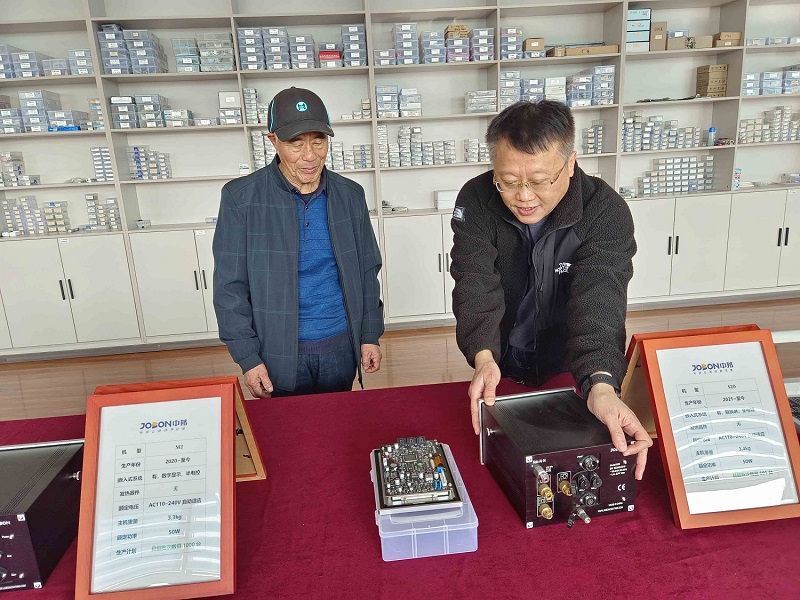 老張廠長(zhǎng)今天到中邦新廠“回家看看”