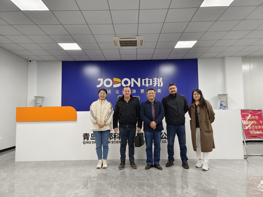 羅馬尼亞來訪客戶豎起大拇指稱贊中邦“很厲害，超過想象的令人滿意”